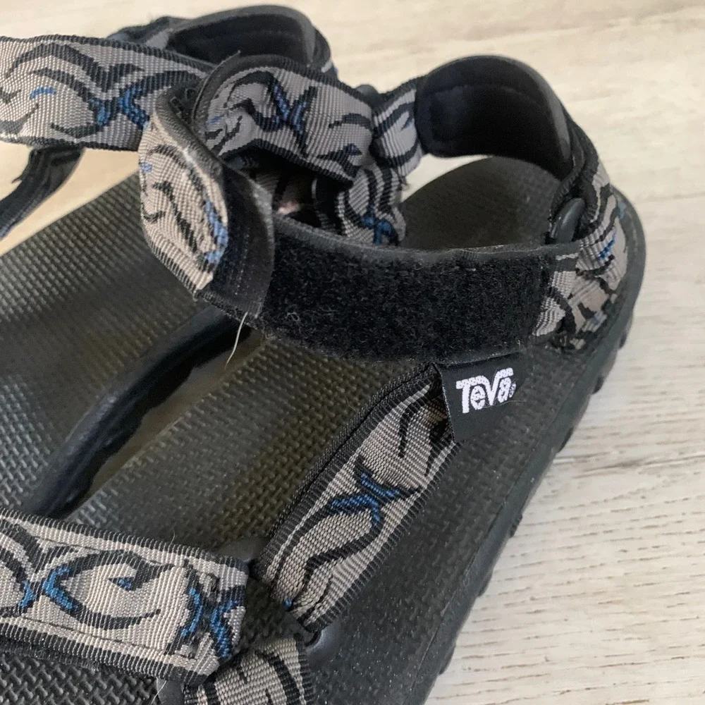 Teva Universal Mens Sandals Size 10M Grey Black Pattern Straps‎ F12F7